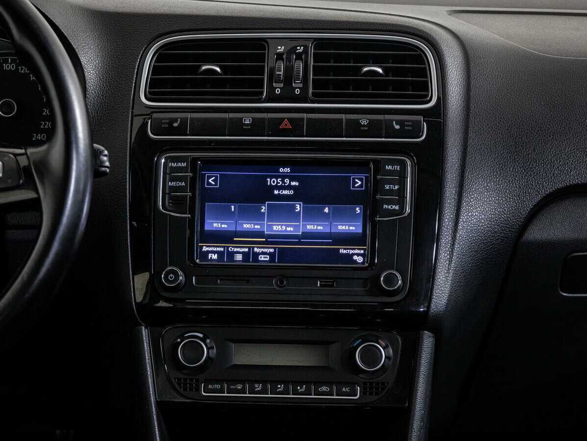 Volkswagen Polo с пробегом — 2017 год. Фото: #13