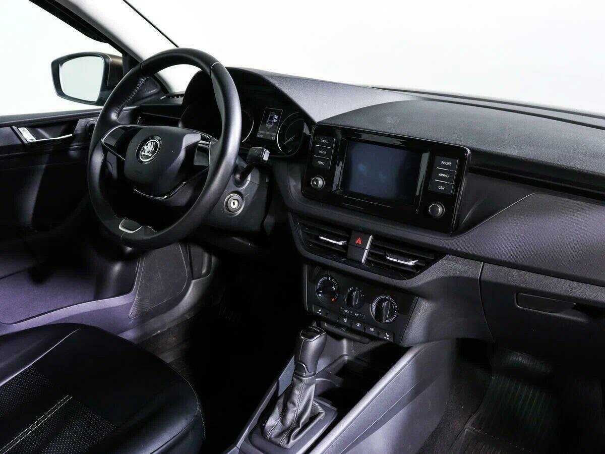 Skoda Rapid с пробегом — 2021 год. Фото: #6