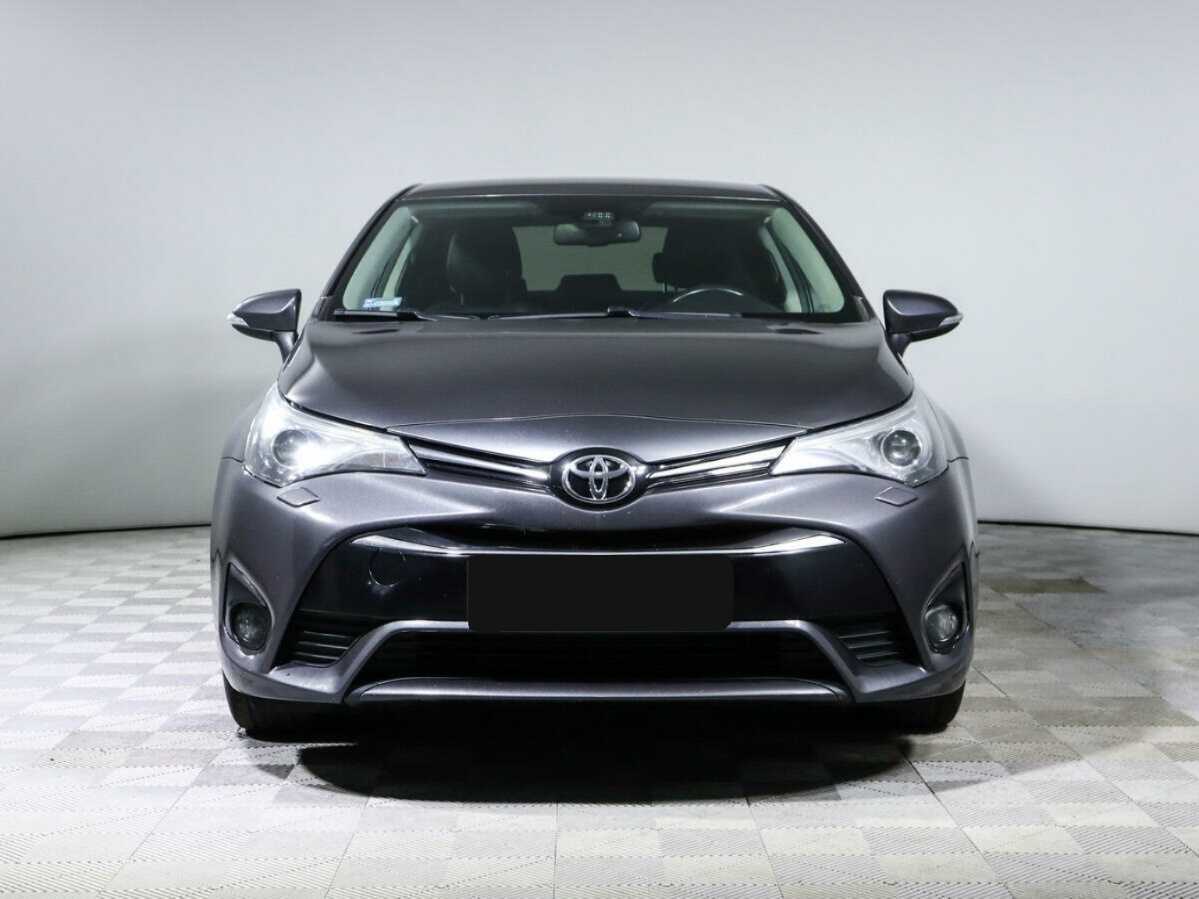 Toyota Avensis с пробегом — 2018 год. Фото: #1