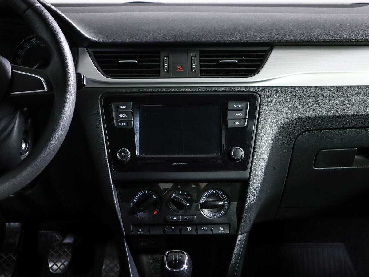 Skoda Rapid с пробегом — 2019 год. Фото: #10