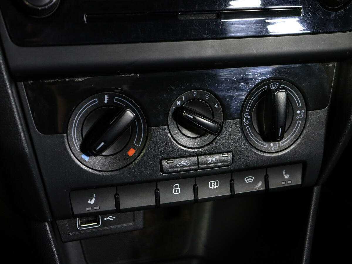 Skoda Rapid с пробегом — 2019 год. Фото: #13