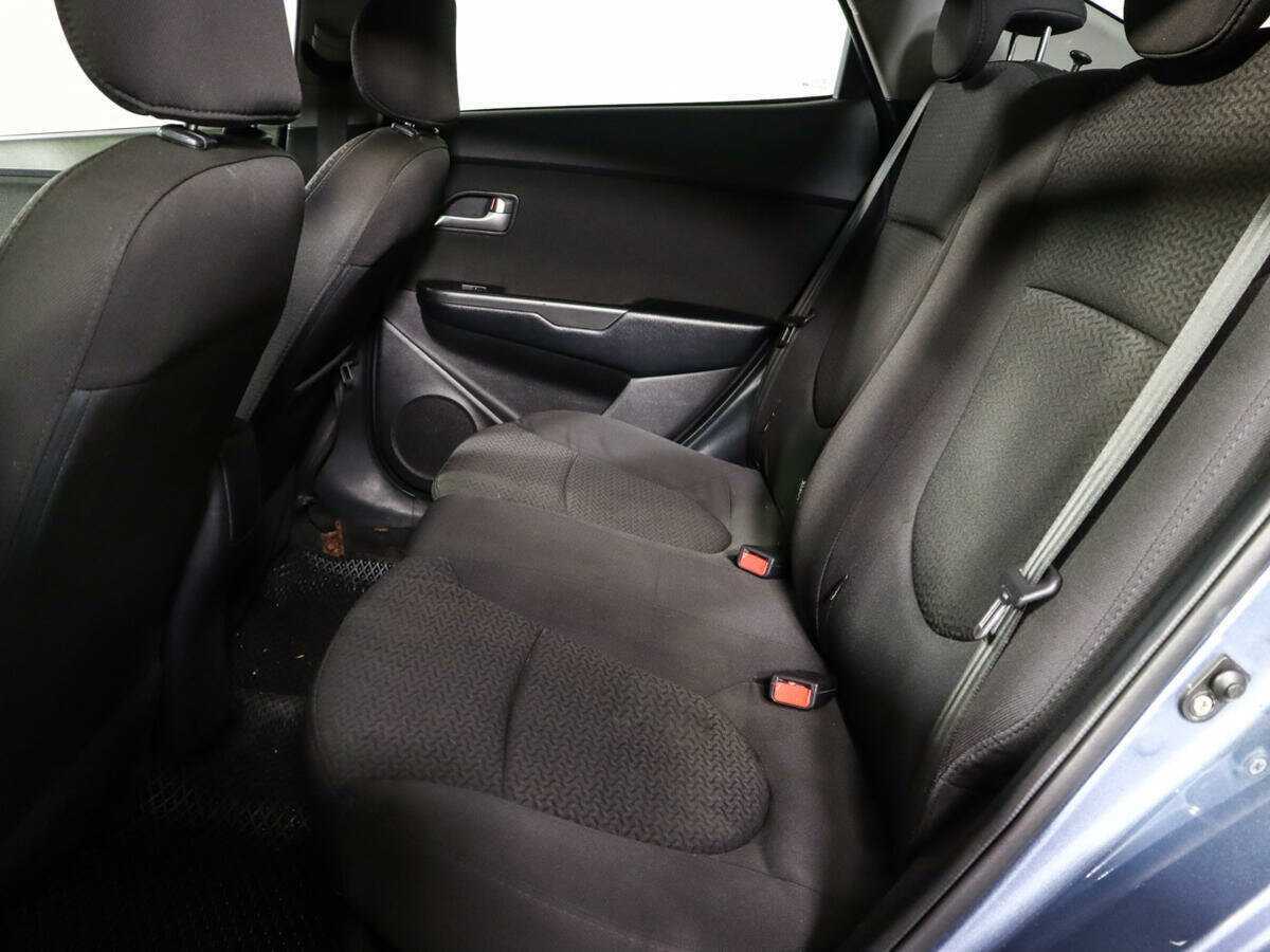 Kia Rio с пробегом — 2014 год. Фото: #9