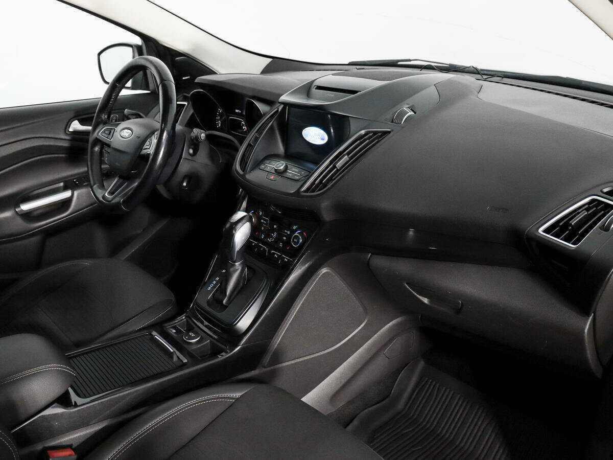 Ford Kuga с пробегом — 2017 год. Фото: #9