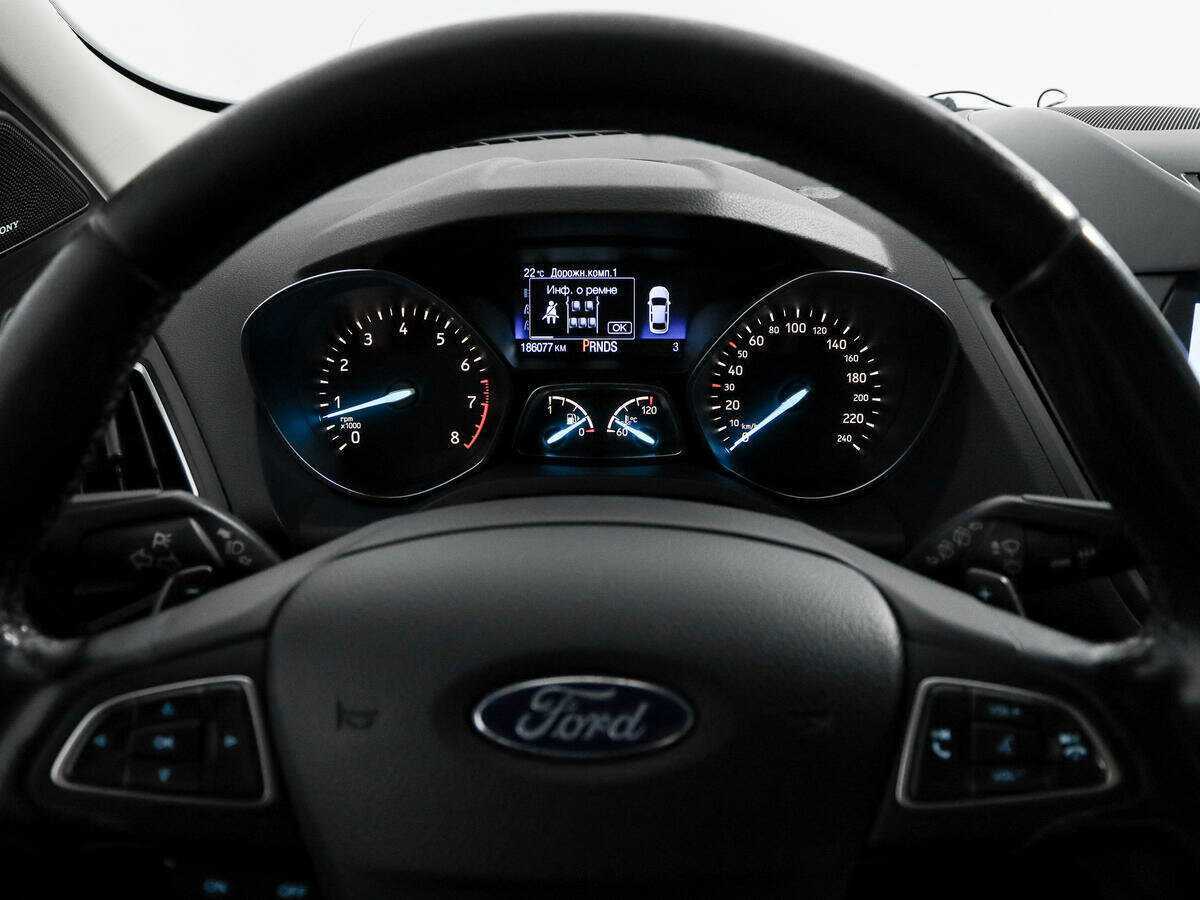 Ford Kuga с пробегом — 2017 год. Фото: #11