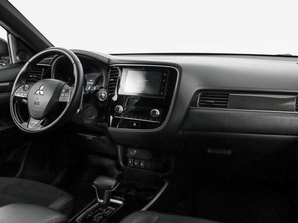 Mitsubishi Outlander с пробегом — 2020 год. Фото: #10