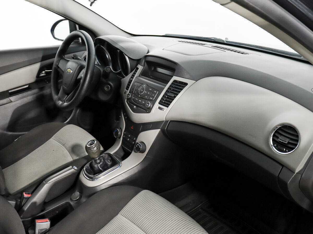 Chevrolet Cruze с пробегом — 2012 год. Фото: #10
