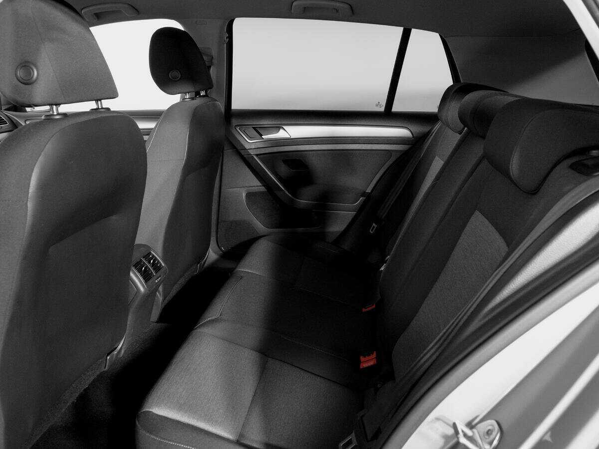 Volkswagen Golf с пробегом — 2013 год. Фото: #9