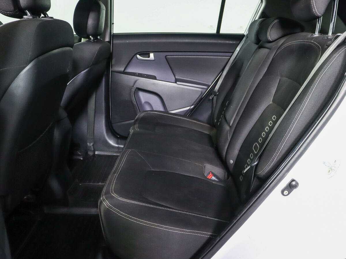 Kia Sportage с пробегом — 2012 год. Фото: #9