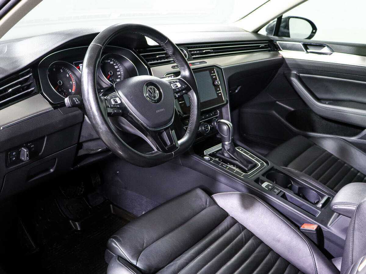 Volkswagen Passat с пробегом — 2017 год. Фото: #11
