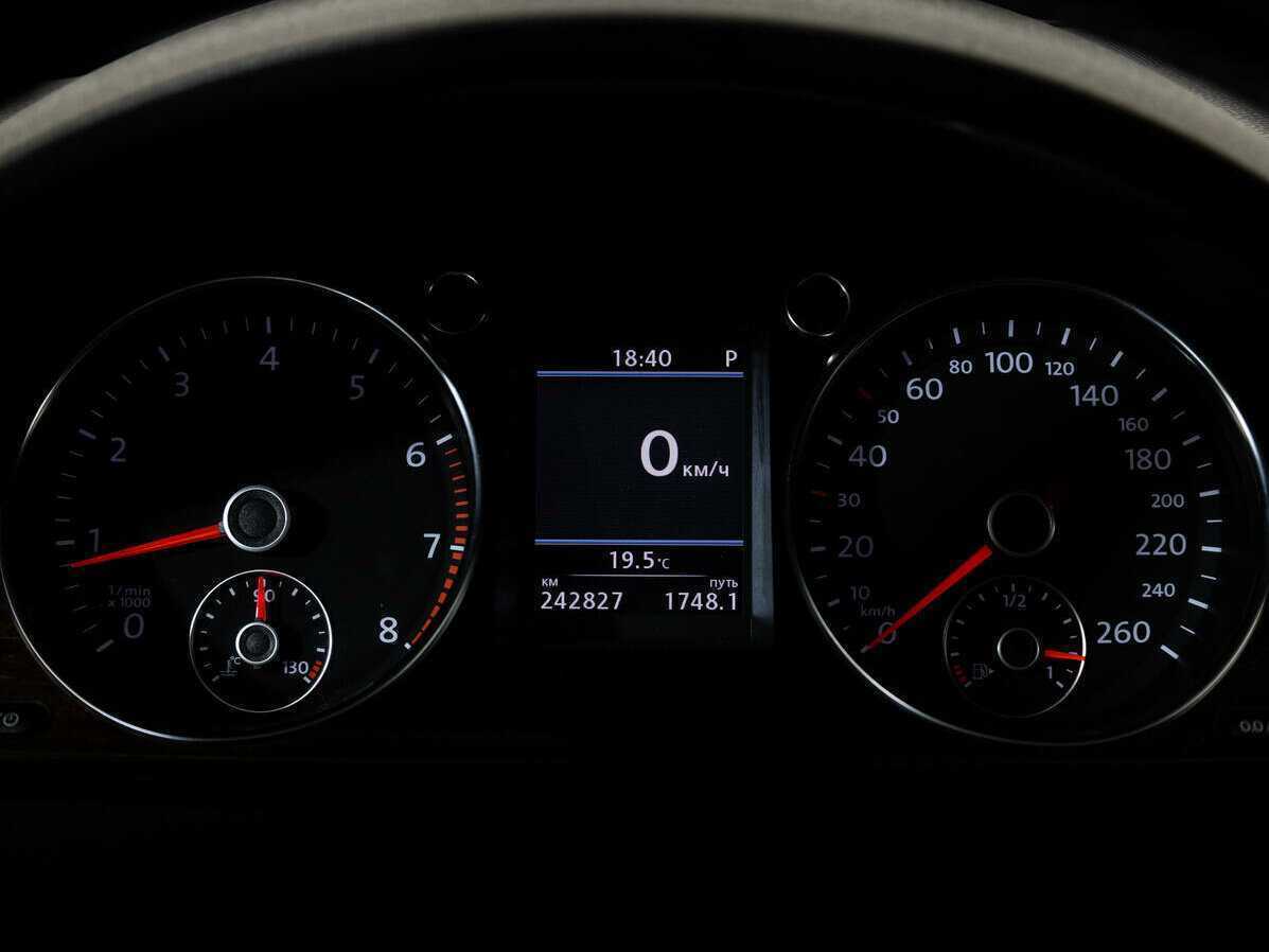 Volkswagen Passat с пробегом — 2013 год. Фото: #13