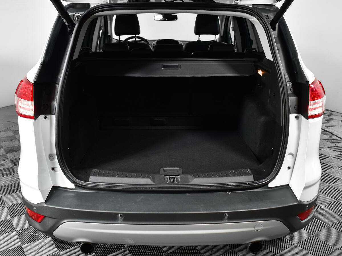 Ford Kuga с пробегом — 2014 год. Фото: #16