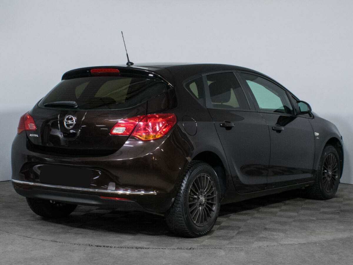 Opel Astra с пробегом — 2014 год. Фото: #4