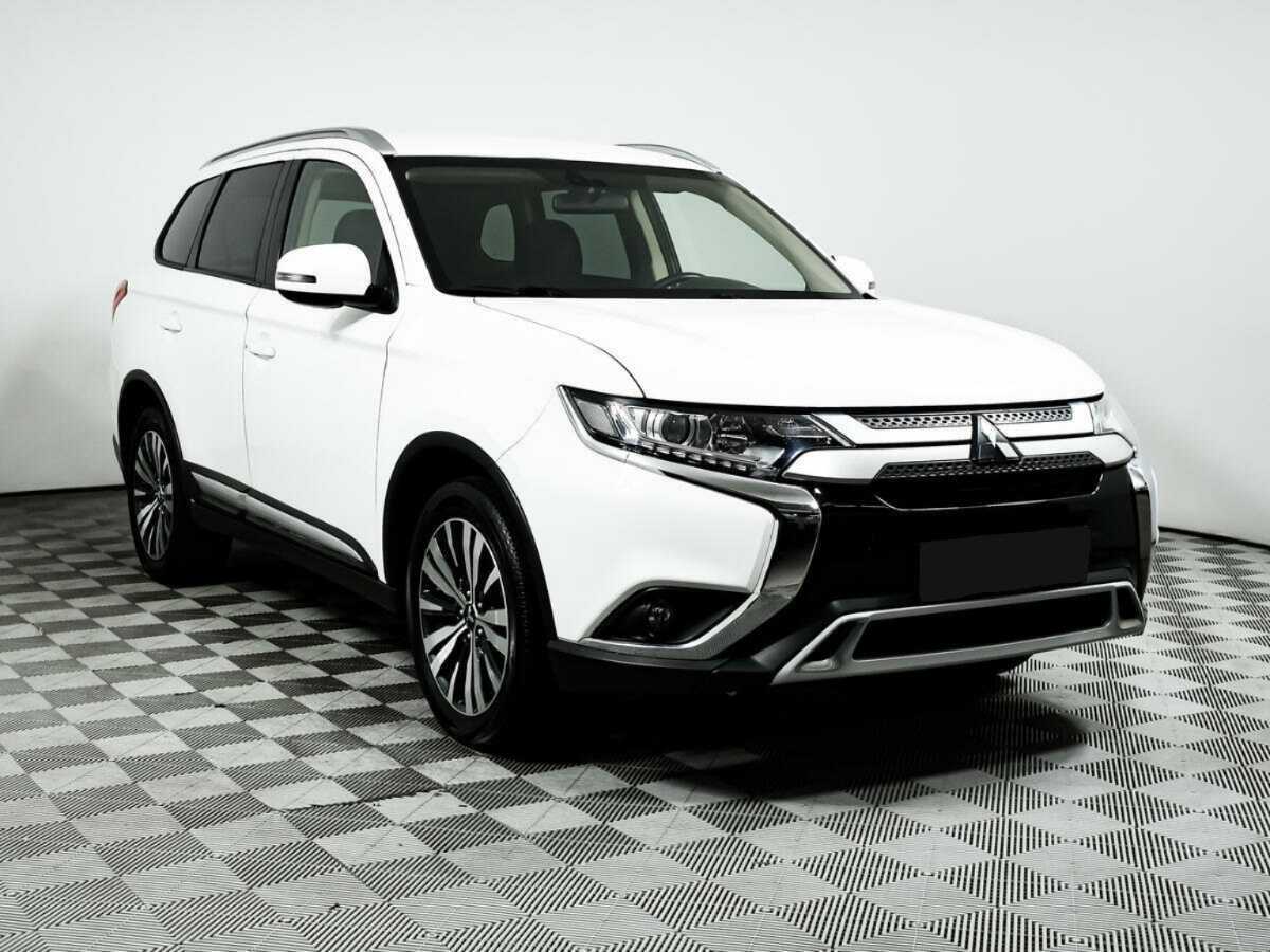 Mitsubishi Outlander с пробегом — 2019 год. Фото: #2