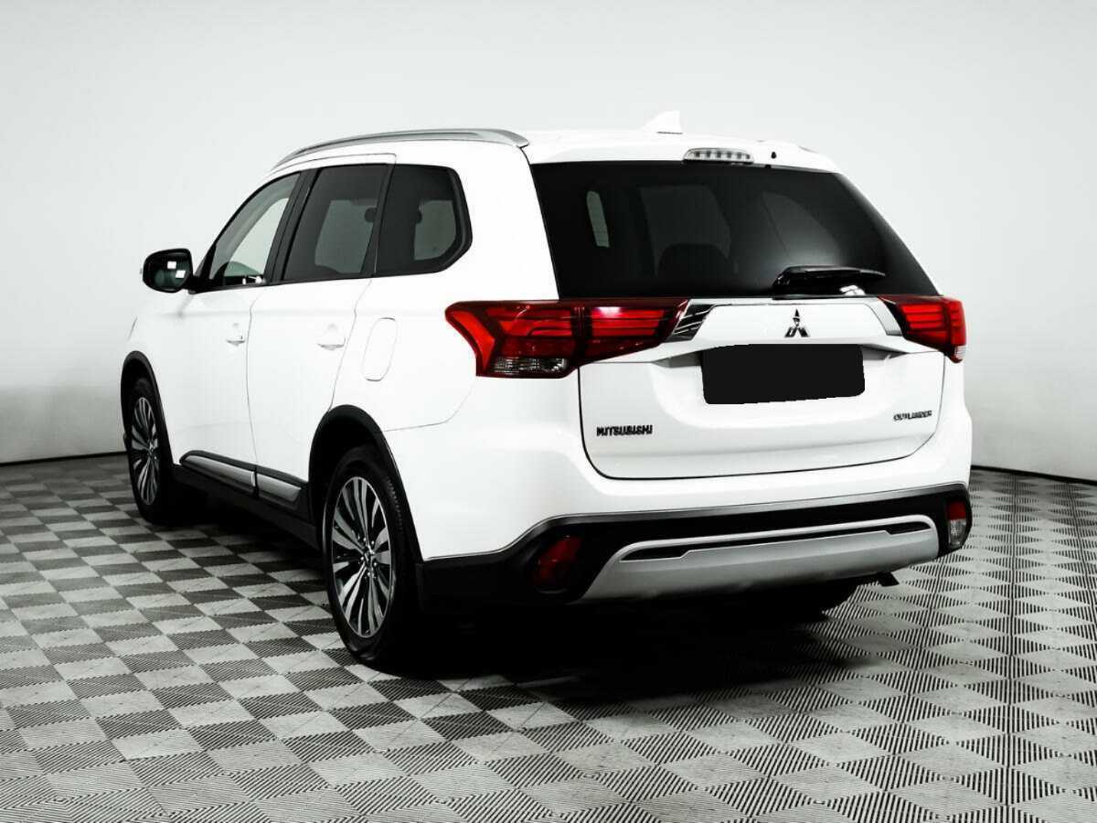 Mitsubishi Outlander с пробегом — 2019 год. Фото: #6