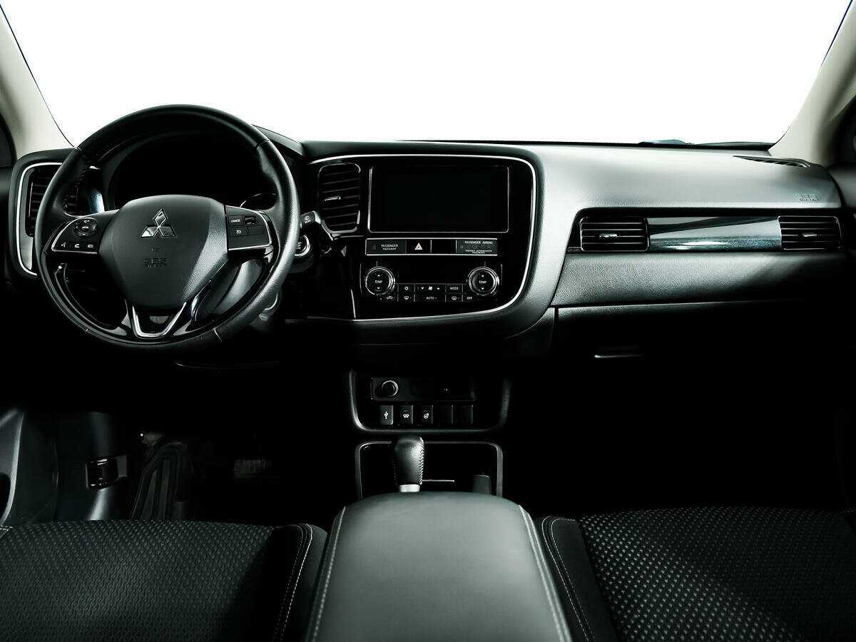 Mitsubishi Outlander с пробегом — 2019 год. Фото: #10