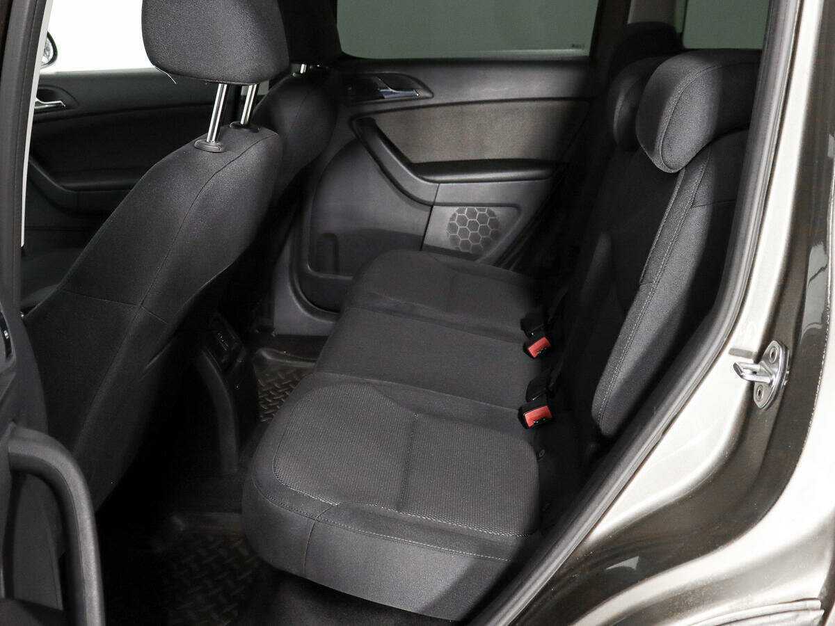 Skoda Yeti с пробегом — 2012 год. Фото: #8