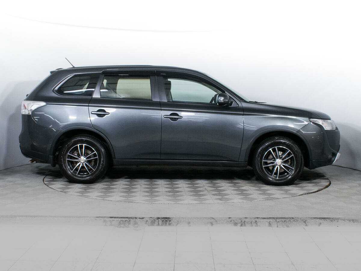 Mitsubishi Outlander с пробегом — 2014 год. Фото: #3