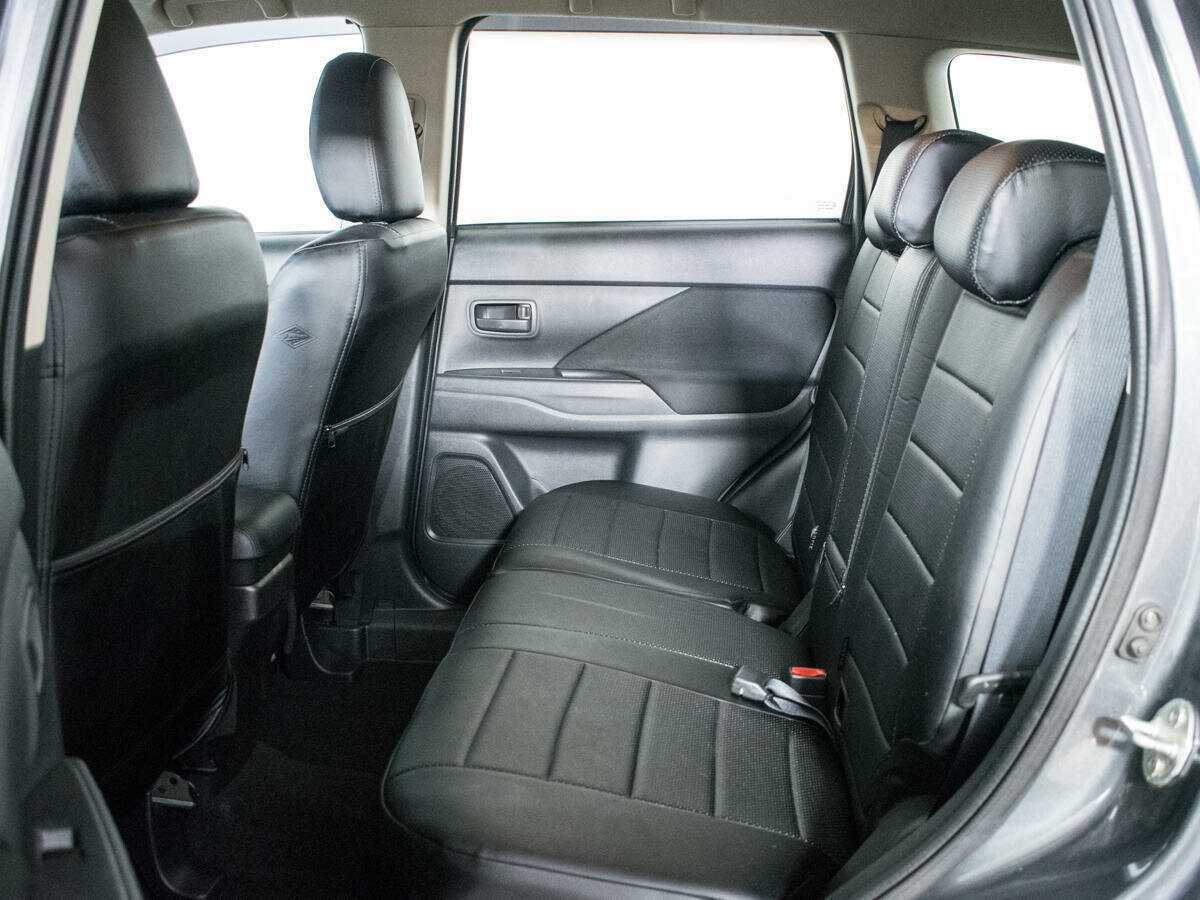 Mitsubishi Outlander с пробегом — 2014 год. Фото: #9
