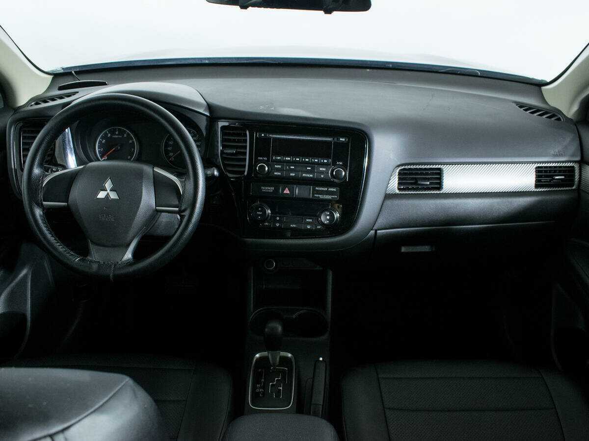 Mitsubishi Outlander с пробегом — 2014 год. Фото: #11