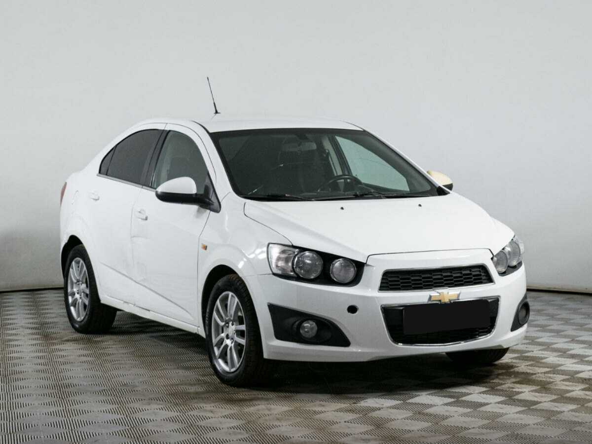 Chevrolet Aveo с пробегом — 2013 год. Фото: #2