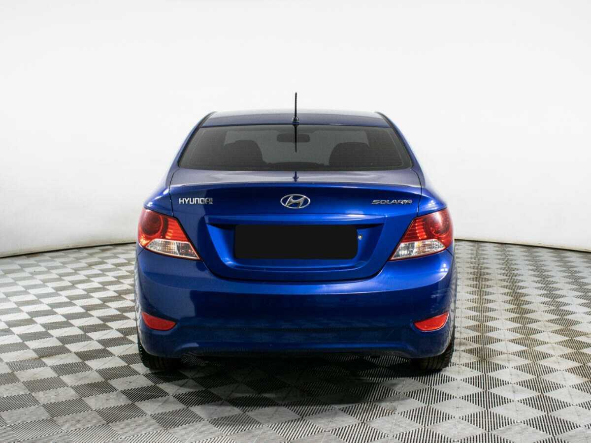 Hyundai Solaris с пробегом — 2012 год. Фото: #5