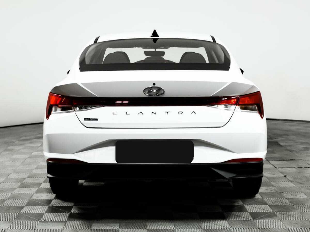 Hyundai Elantra с пробегом — 2022 год. Фото: #5