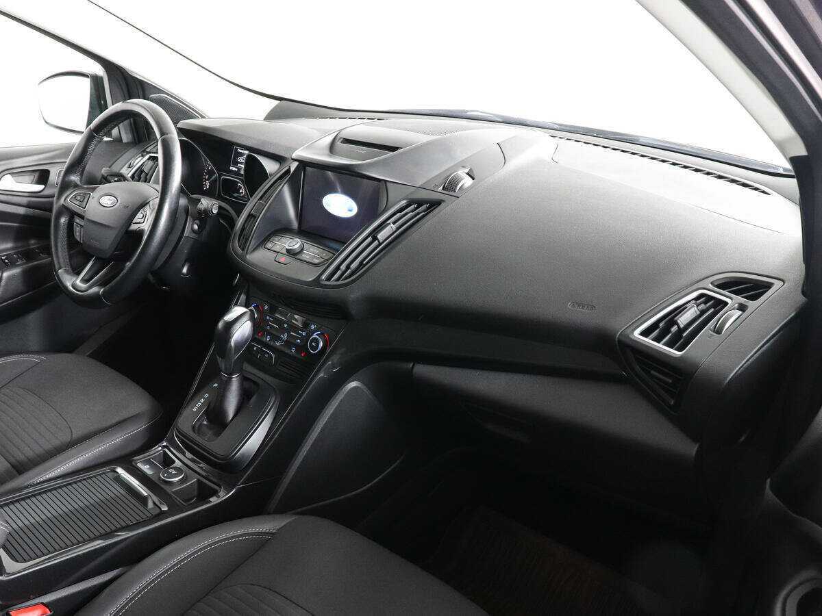 Ford Kuga с пробегом — 2017 год. Фото: #9