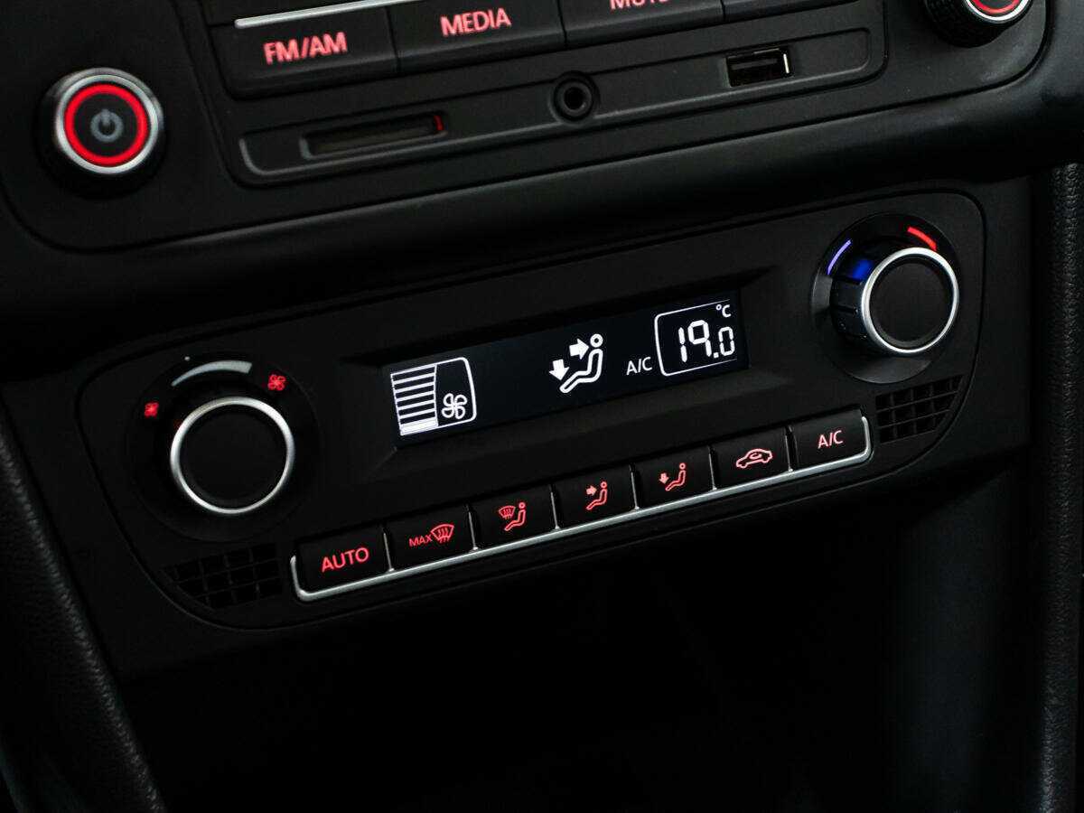 Volkswagen Polo с пробегом — 2016 год. Фото: #13