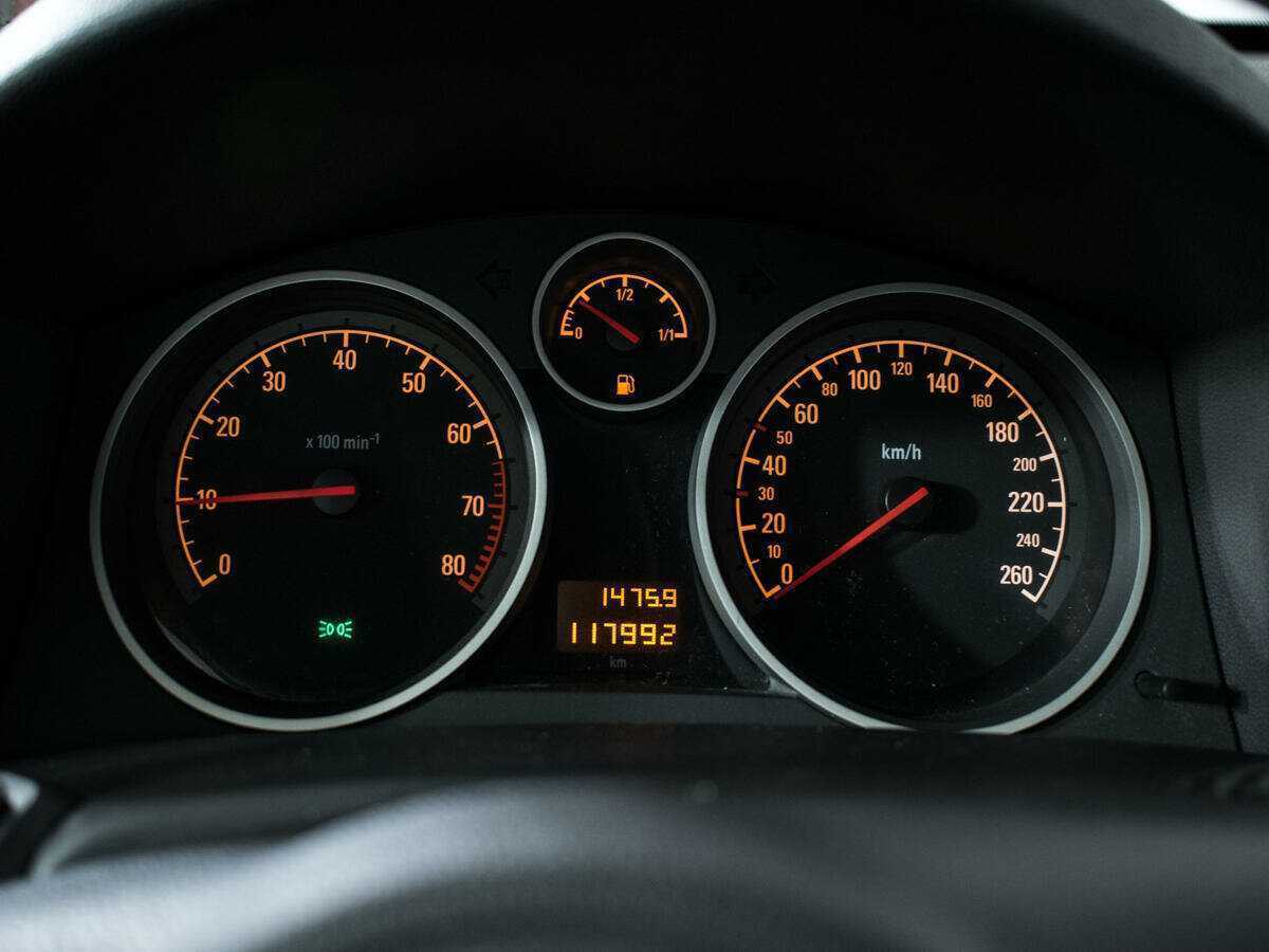 Opel Astra с пробегом — 2014 год. Фото: #10