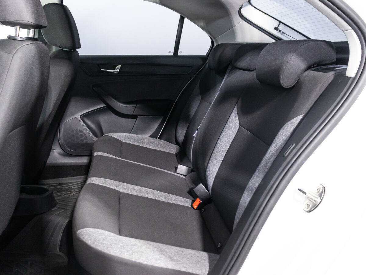 Skoda Rapid с пробегом — 2021 год. Фото: #9