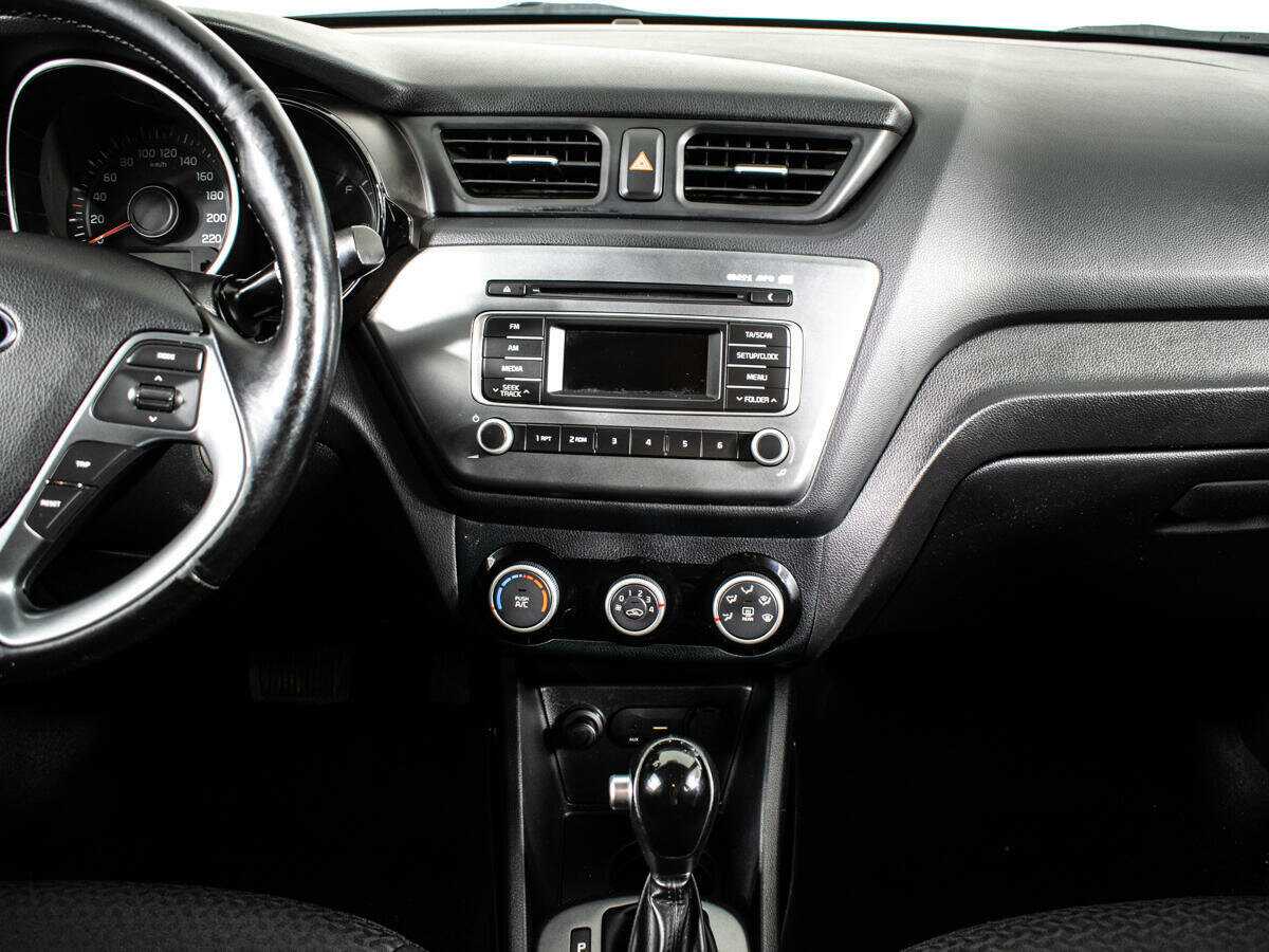 Kia Rio с пробегом — 2015 год. Фото: #6