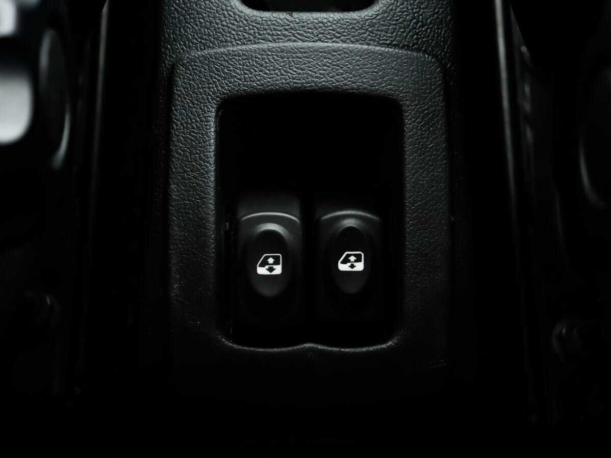 Renault Sandero с пробегом — 2013 год. Фото: #14