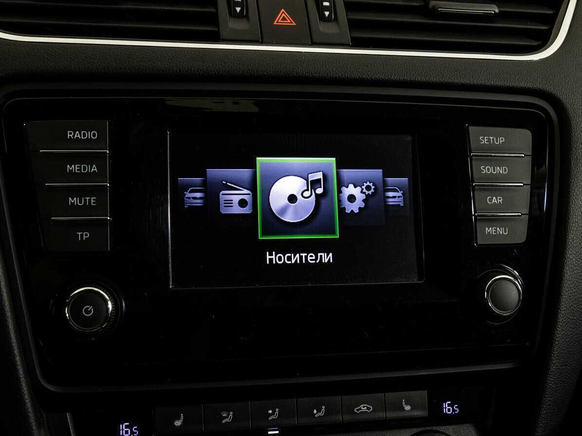 Skoda Octavia с пробегом — 2015 год. Фото: #11