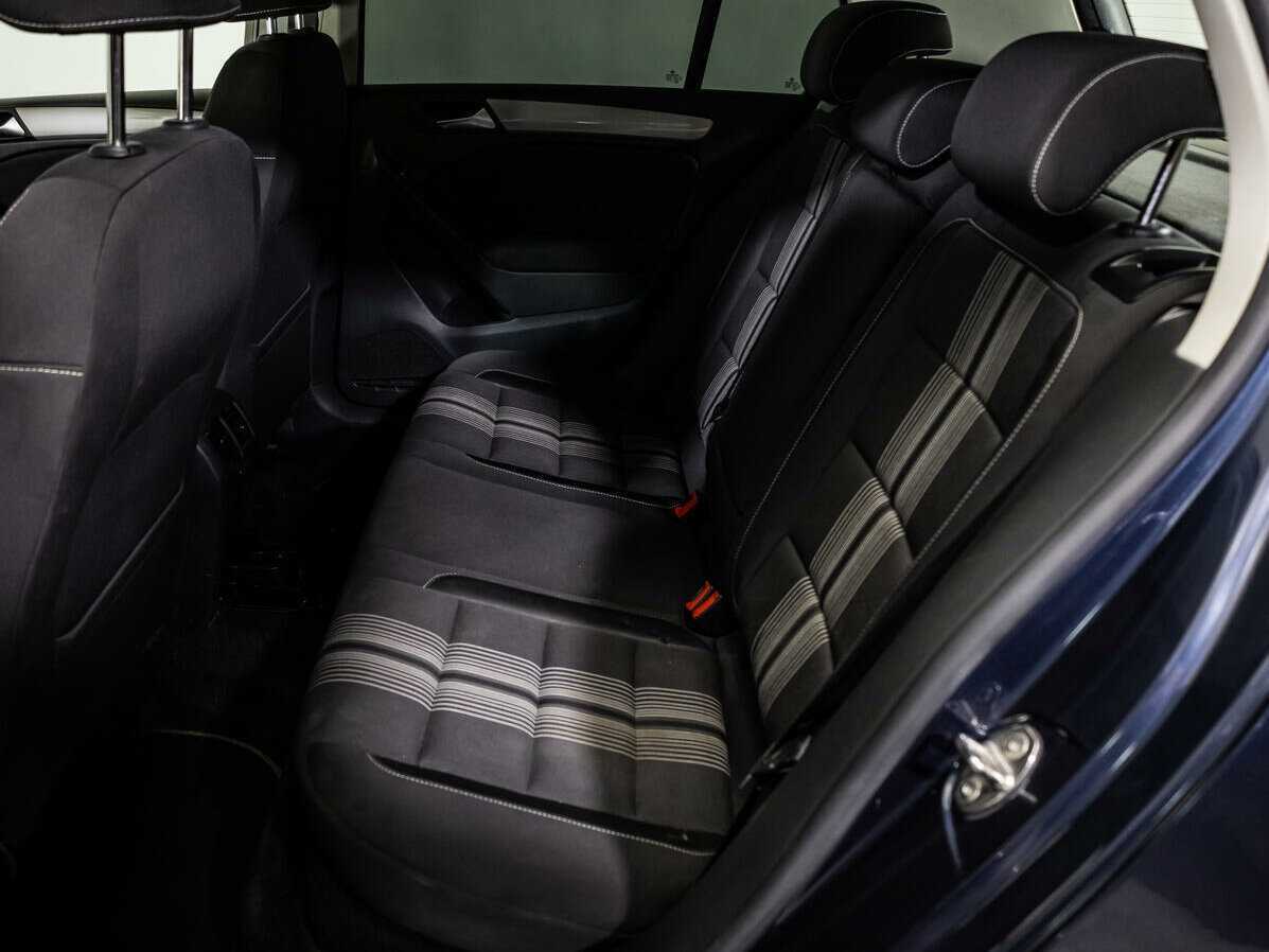 Volkswagen Golf с пробегом — 2012 год. Фото: #9