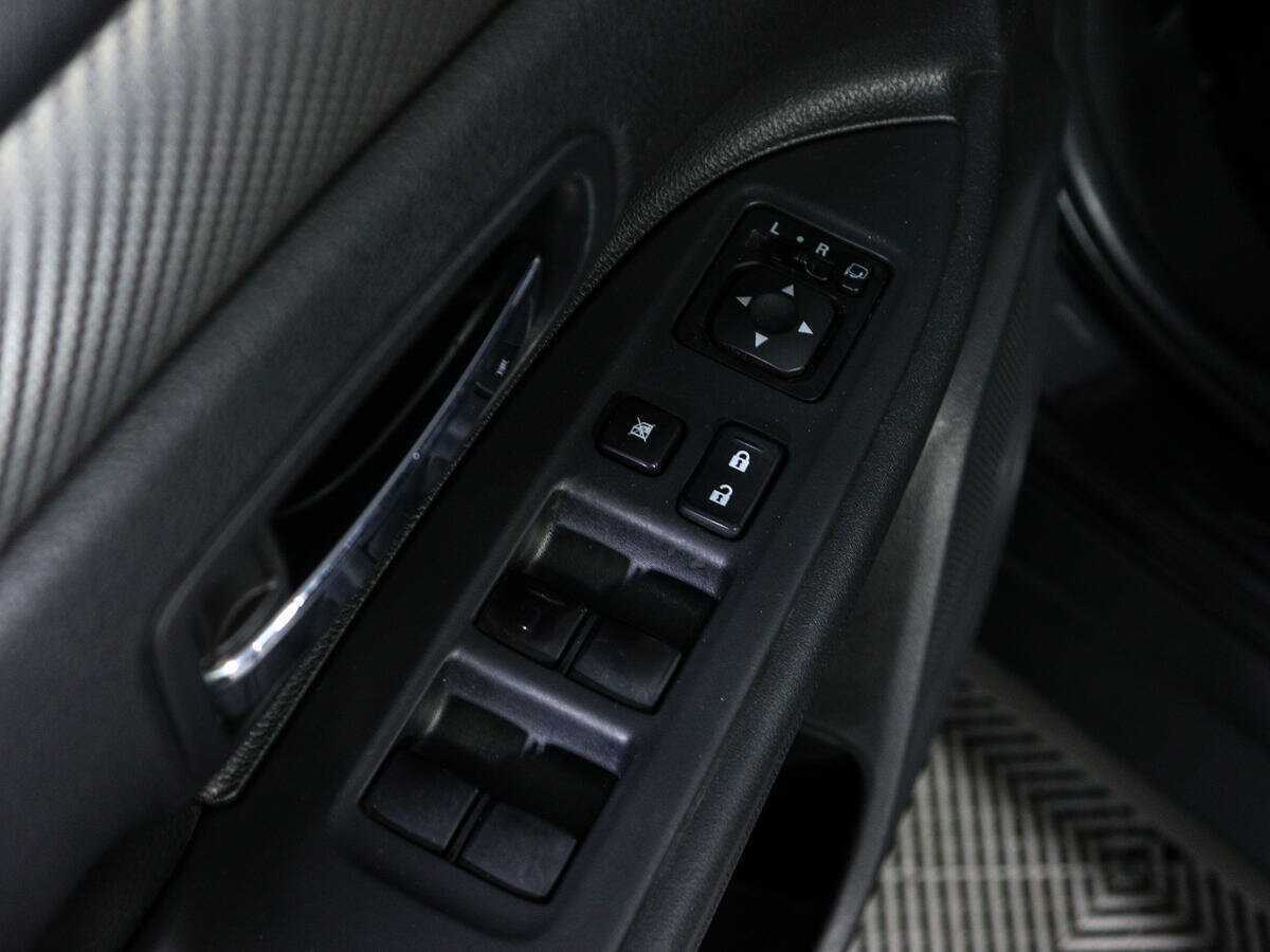 Mitsubishi Outlander с пробегом — 2012 год. Фото: #12