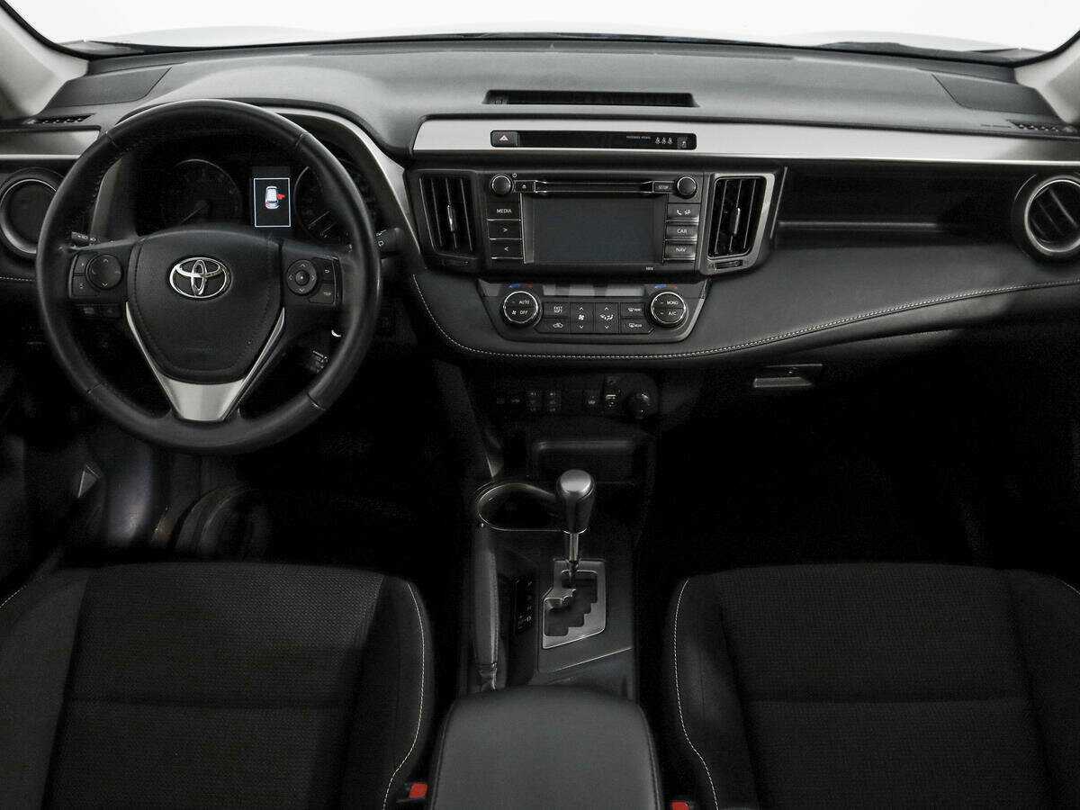 Toyota RAV4 с пробегом — 2016 год. Фото: #11
