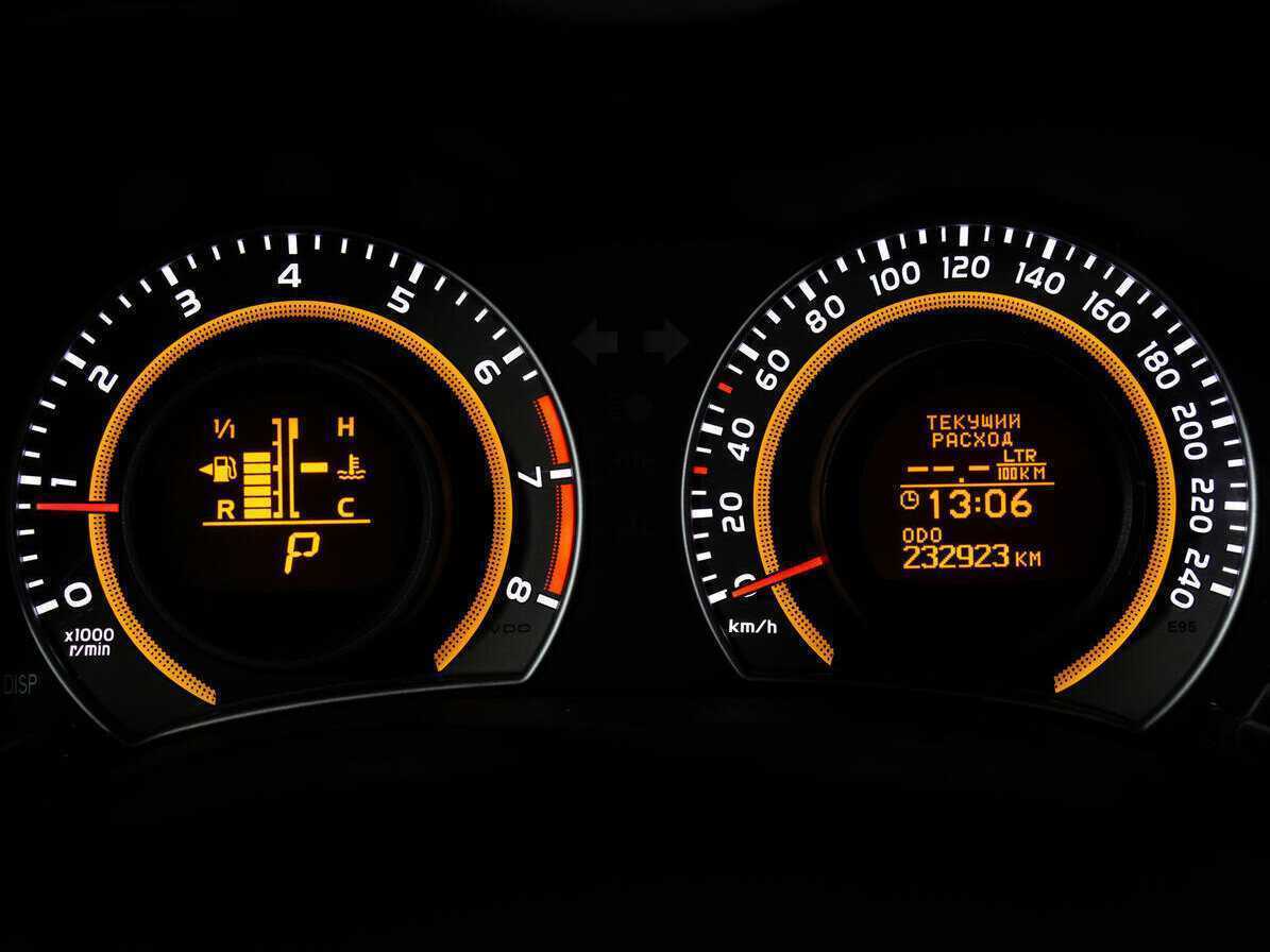 Toyota Corolla с пробегом — 2012 год. Фото: #16