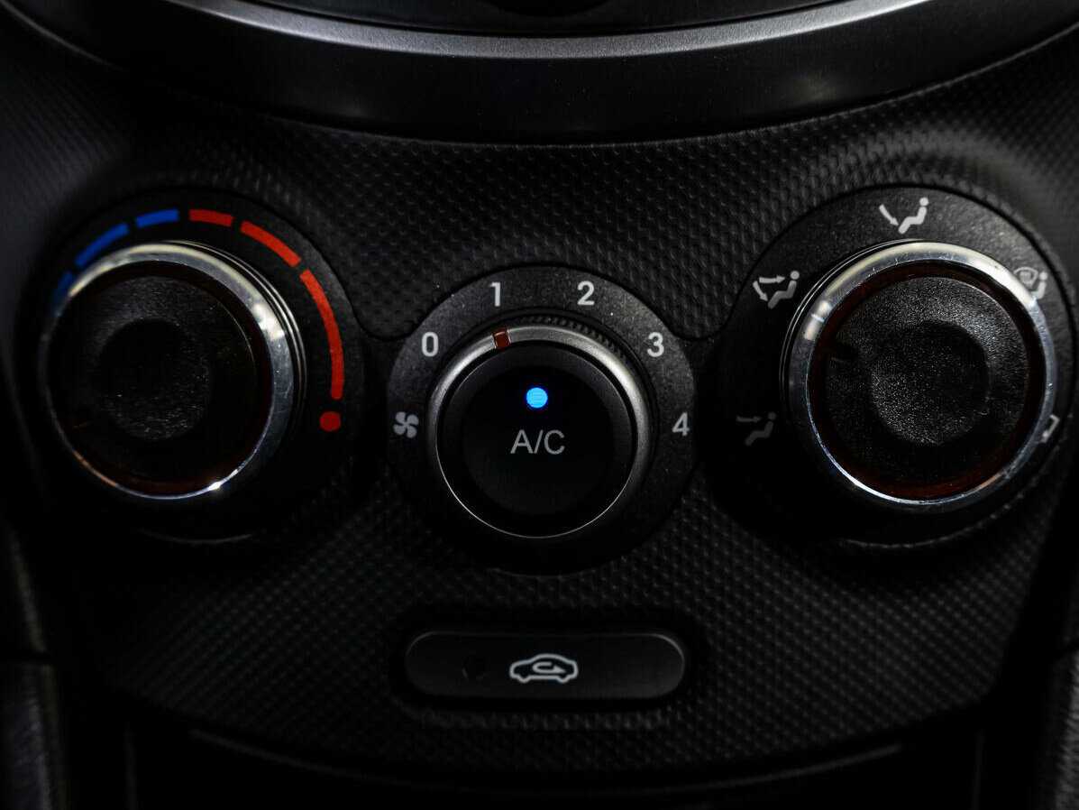 Hyundai Solaris с пробегом — 2016 год. Фото: #12