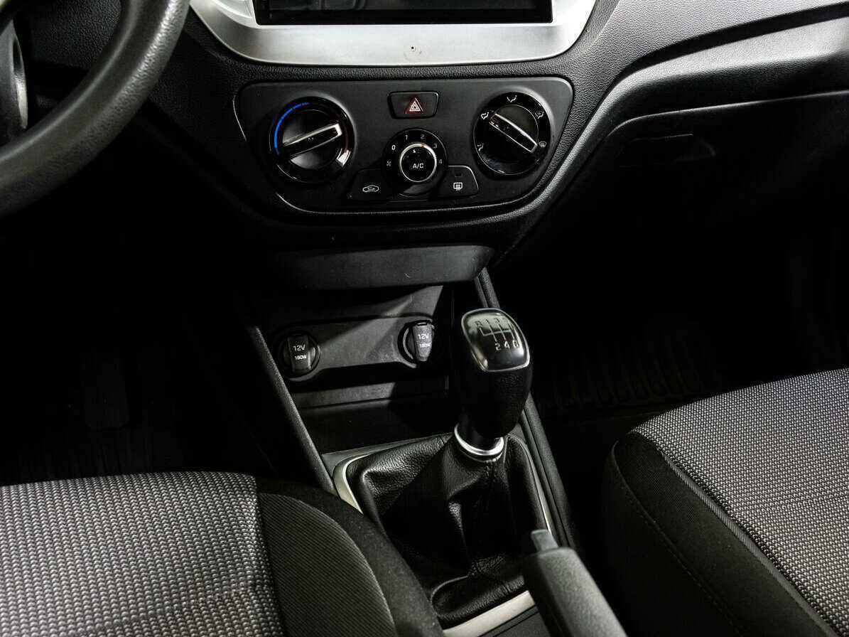 Hyundai Solaris с пробегом — 2017 год. Фото: #11