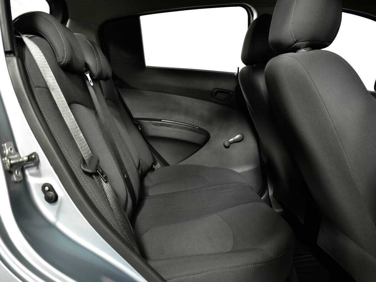 Chevrolet Spark с пробегом — 2012 год. Фото: #9