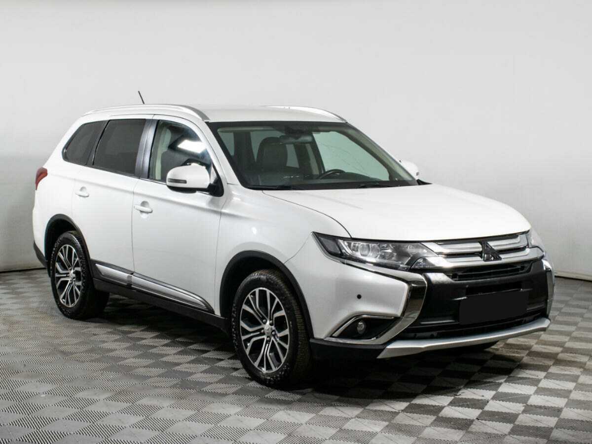 Mitsubishi Outlander с пробегом — 2016 год. Фото: #2