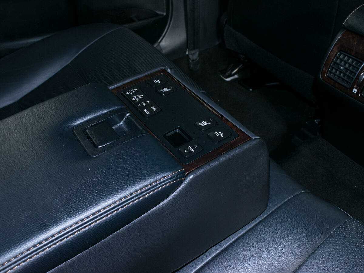 Toyota Camry с пробегом — 2017 год. Фото: #10