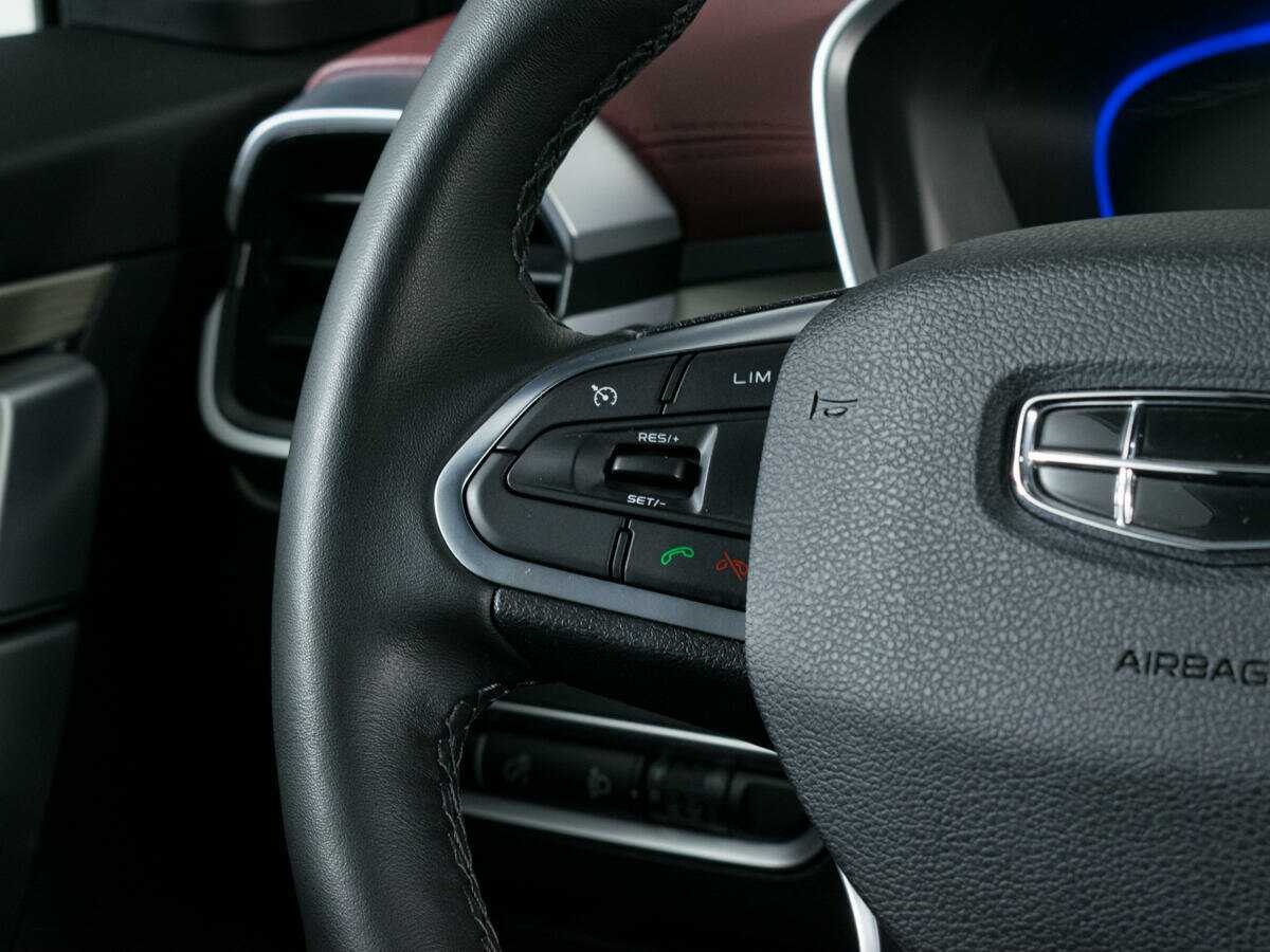 Geely Coolray с пробегом — 2023 год. Фото: #15