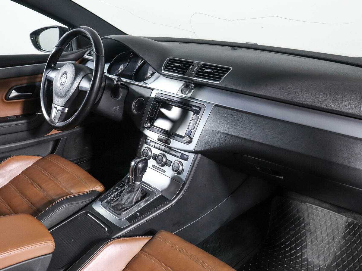 Volkswagen Passat CC с пробегом — 2013 год. Фото: #6