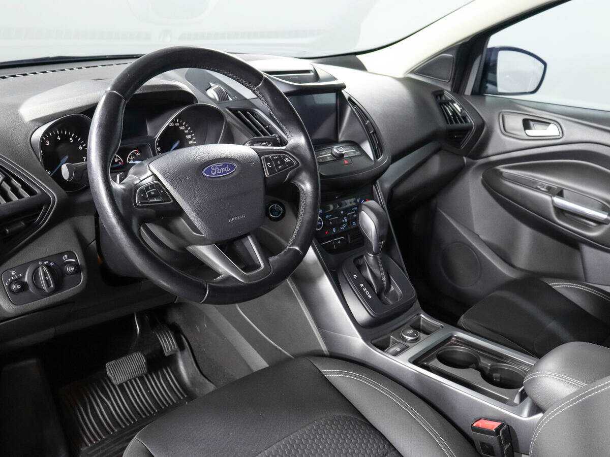 Ford Kuga с пробегом — 2017 год. Фото: #11