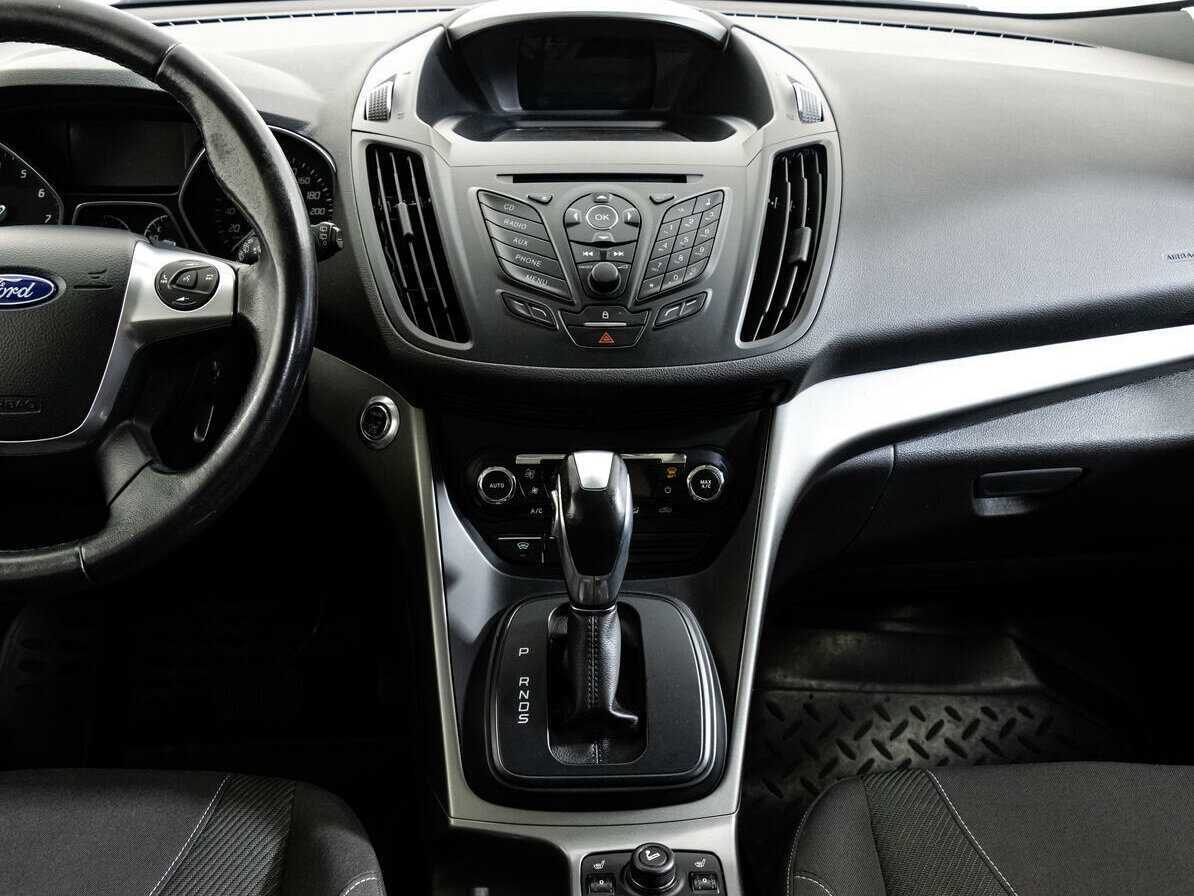 Ford Kuga с пробегом — 2014 год. Фото: #10