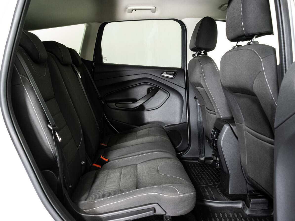 Ford Kuga с пробегом — 2014 год. Фото: #13