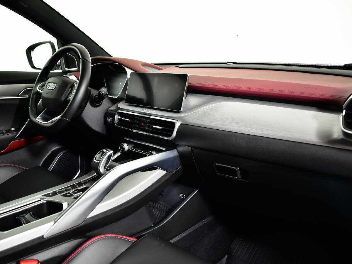 Geely Coolray с пробегом — 2022 год. Фото: #8