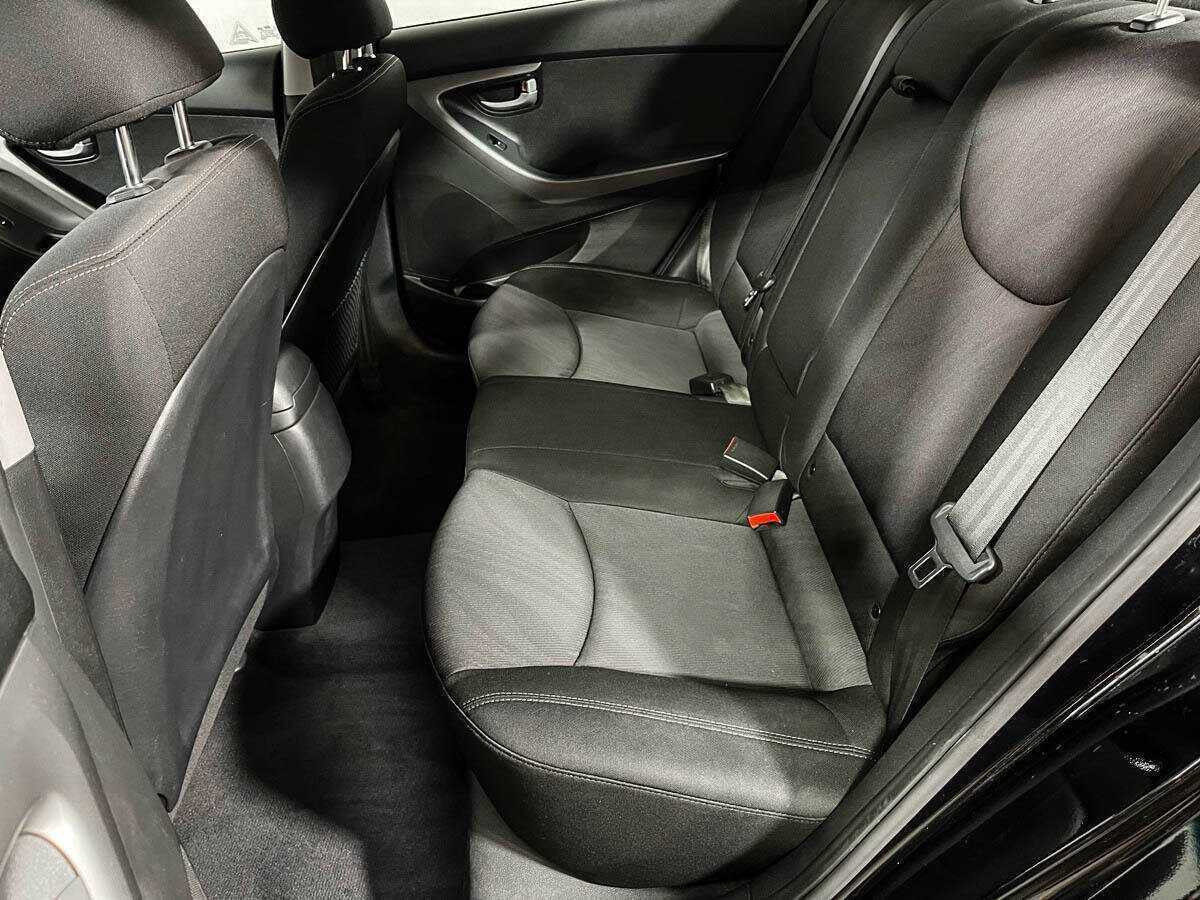 Hyundai Elantra с пробегом — 2015 год. Фото: #9