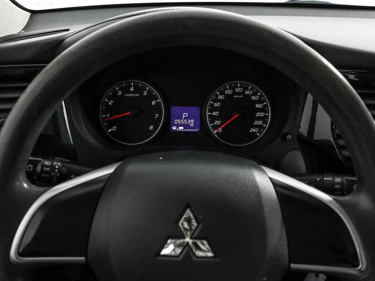 Mitsubishi Outlander с пробегом — 2018 год. Фото: #14